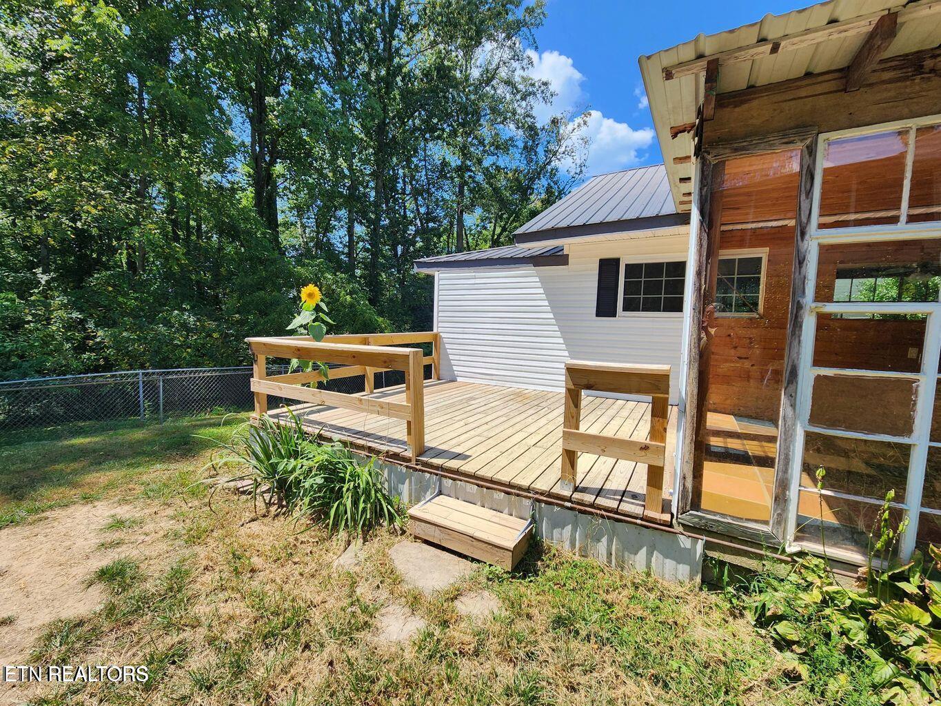 458 Slaven Lane Oneida, TN 37841 - Photo 56 of 60 Side Deck