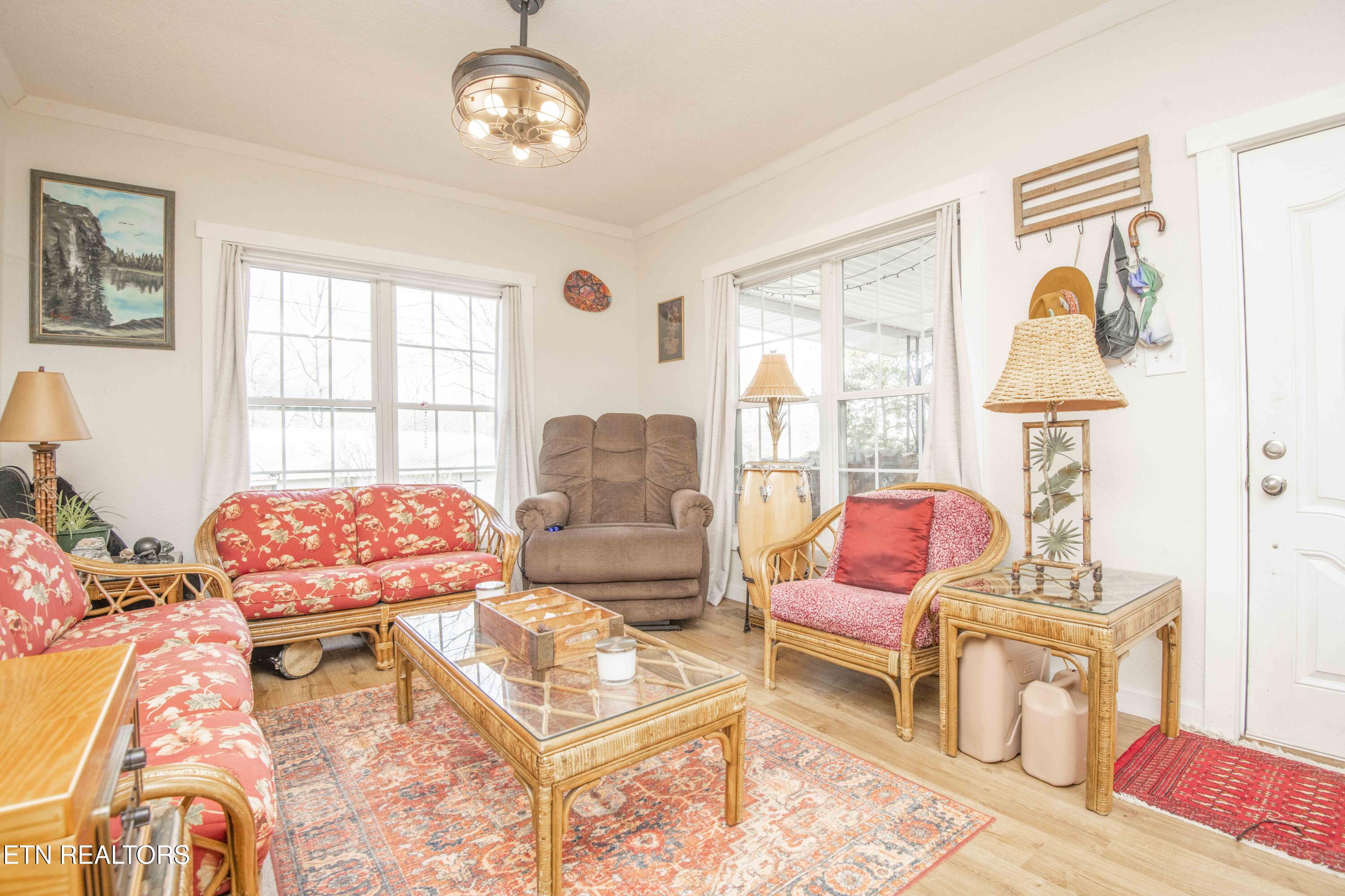 458 Slaven Lane Oneida, TN 37841 - Photo 7 of 51 livin_1