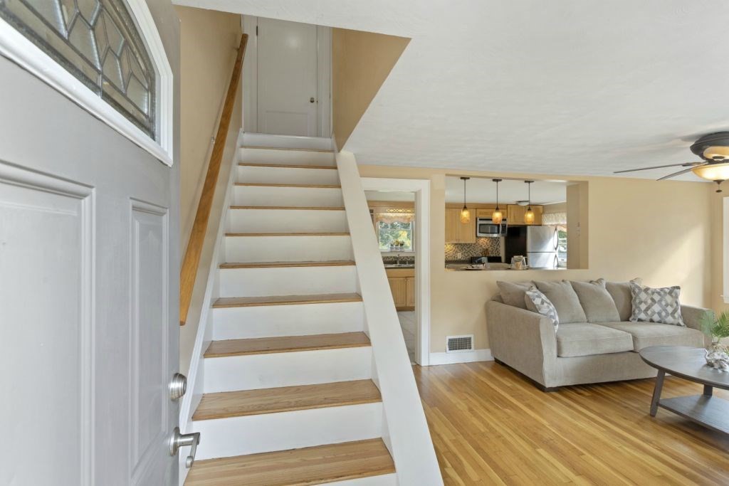 9 Walter Road Danvers, MA 01923 - Photo 4 of 26