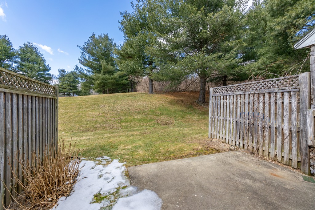 9 Tuck Farm Road, Unit 4 Auburn, MA 01501 - Photo 18 of 25 Gallery Image 18