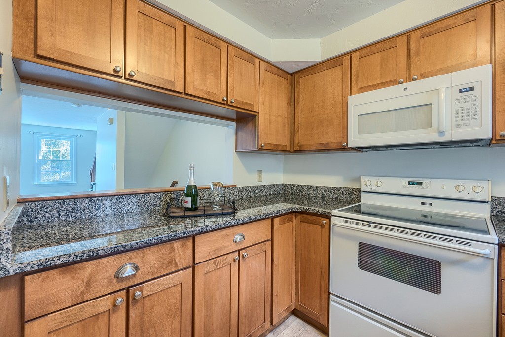 9 Tuck Farm Road, Unit 4 Auburn, MA 01501 - Photo 4 of 25 Gallery Image 4