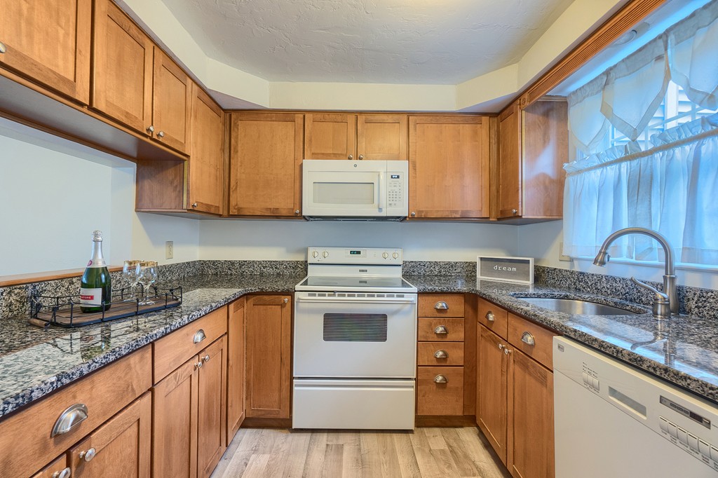 9 Tuck Farm Road, Unit 4 Auburn, MA 01501 - Photo 5 of 25 Gallery Image 5
