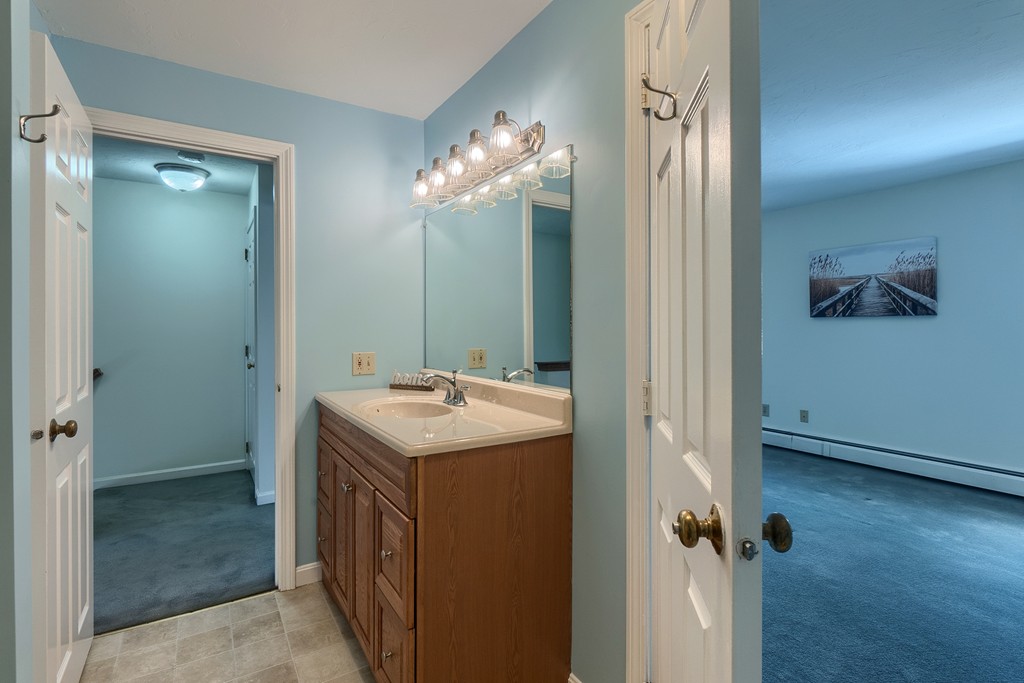9 Tuck Farm Road, Unit 4 Auburn, MA 01501 - Photo 8 of 25 Gallery Image 8