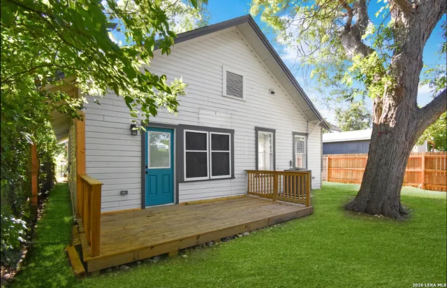 $1,950 | 823 North Palmetto Avenue, San Antonio, TX 78202