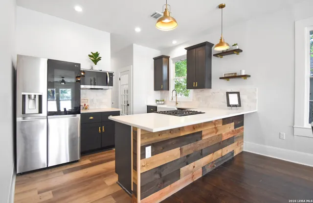 $1,950 | 823 North Palmetto Avenue, San Antonio, TX 78202