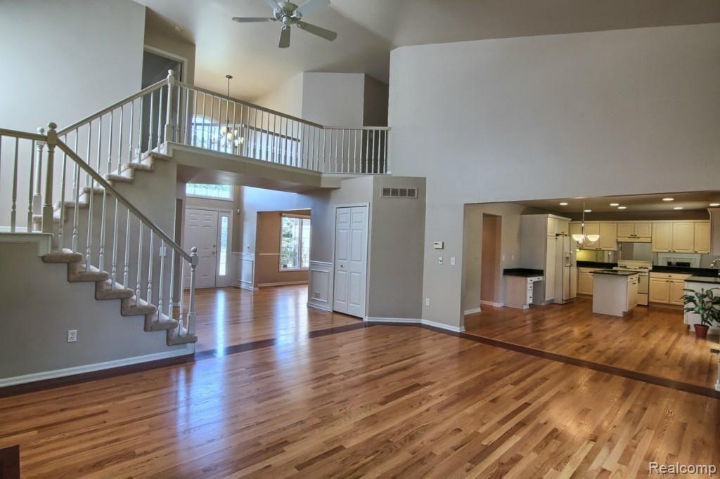 375 Jonathan Drive Rochester, MI 48307 - Photo 5 of 30 Great_Room_2nd_View.jpg