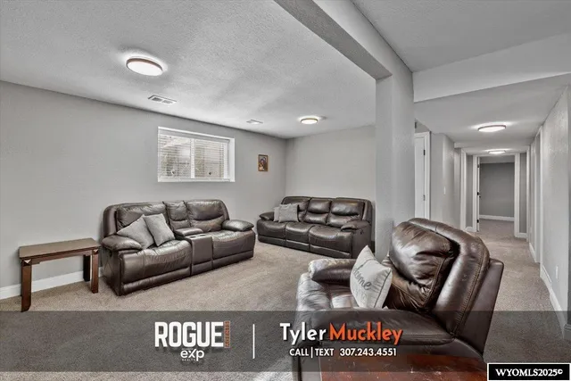 $300,000 | 1416 South Jackson Street, Casper, WY 82601