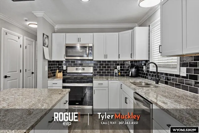 $300,000 | 1416 South Jackson Street, Casper, WY 82601