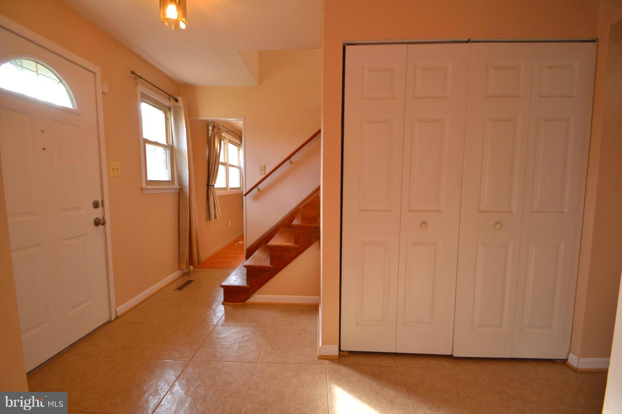 14 Caraway Road Reisterstown, MD 21136 - Photo 2 of 28 Spacious Foyer