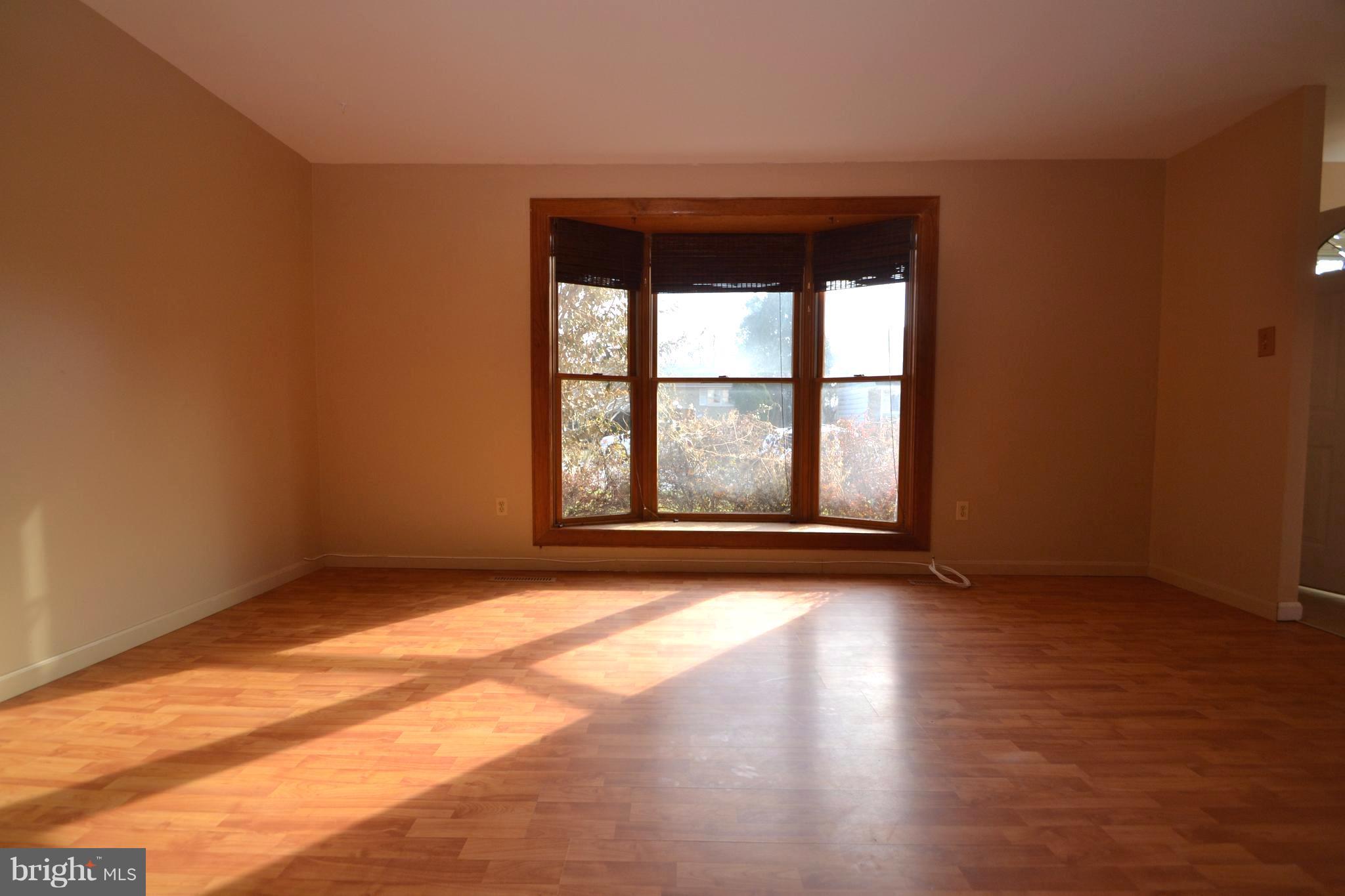14 Caraway Road Reisterstown, MD 21136 - Photo 11 of 28 Living Room