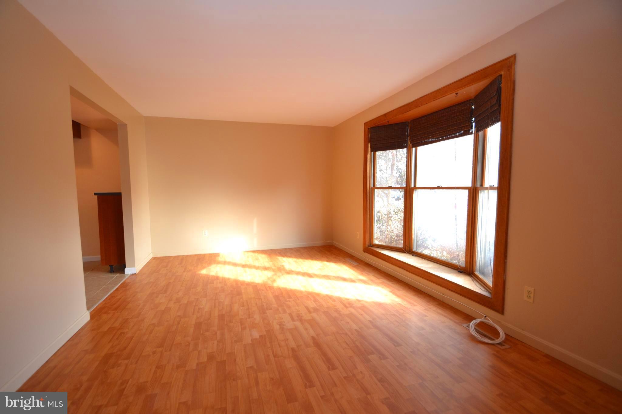 14 Caraway Road Reisterstown, MD 21136 - Photo 12 of 28 Living Room