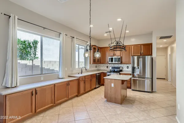 $2,500 | 35006 North 27th Avenue, Phoenix, AZ 85086