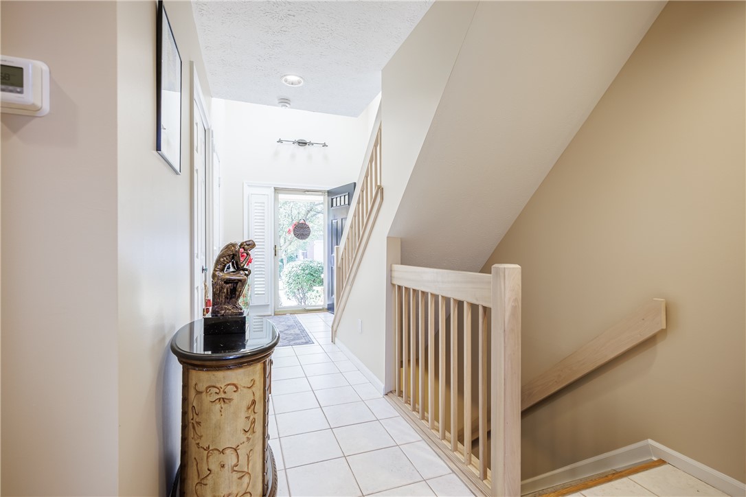 398 Spinnaker Lane Webster, NY 14580 - Photo 3 of 38