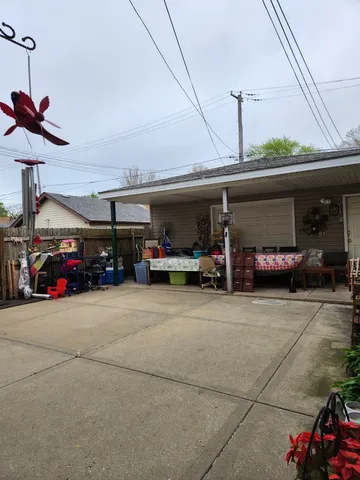 $235,000 | 10749 South Ave J, Chicago, IL 60617