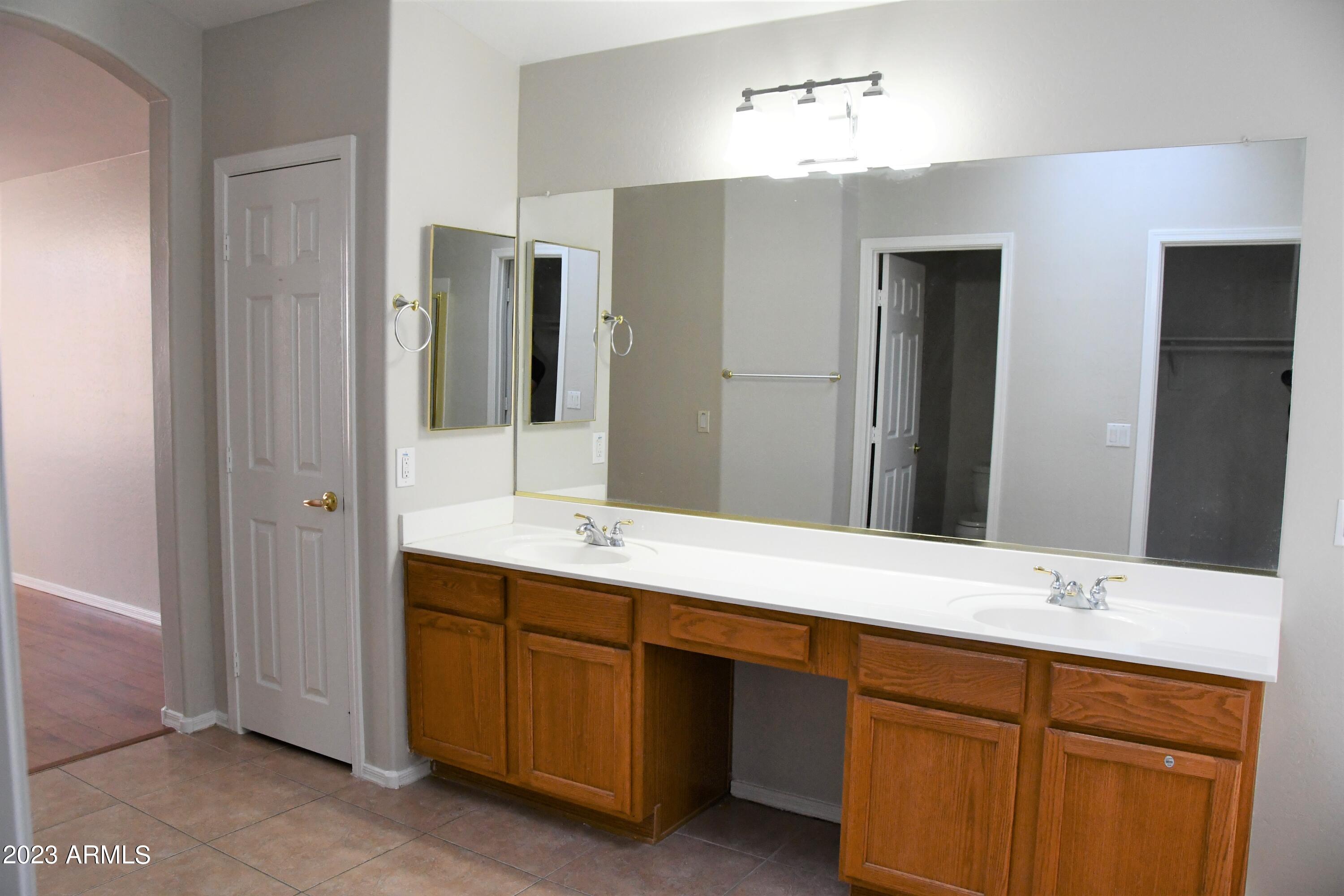 10913 West Almeria Road Avondale, AZ 85392 - Photo 11 of 17 DSC_3502