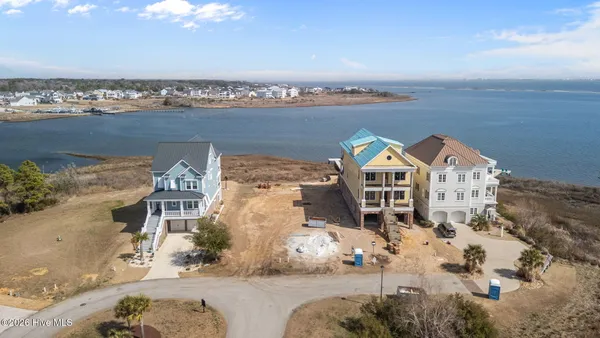 $830,000 | 125 Greenhill Place, Newport, NC 28570