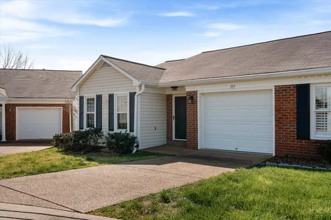 $425,000 | 717 Mt Carmel Place, Nashville, TN 37205