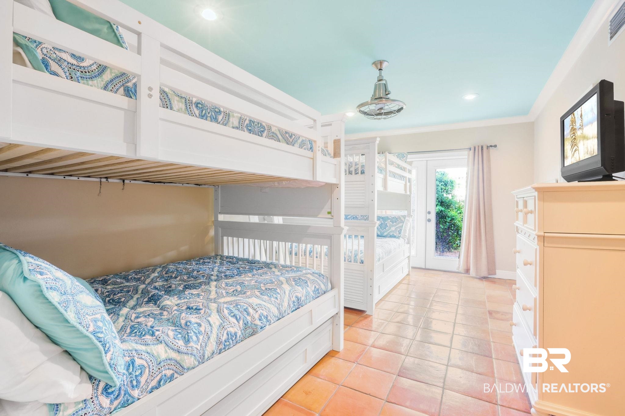 32318 River Road Orange Beach, AL 36561 - Photo 24 of 48 Additional Bunk Room