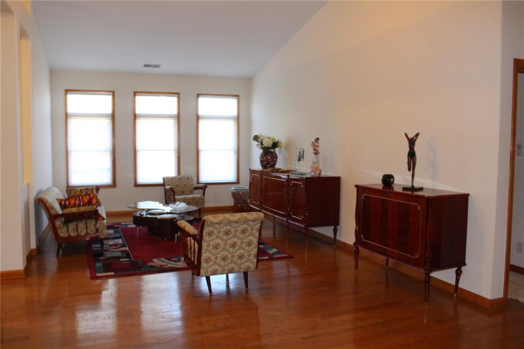 11486 Falling Water Way Fishers, IN 46037 - Photo 4 of 24 Gallery Image 4
