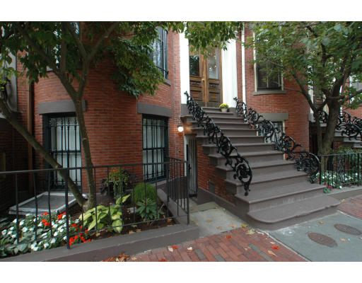 38 Rutland Square, Unit 2 Boston, MA 02118 - Photo 8 of 8 Gallery Image 8