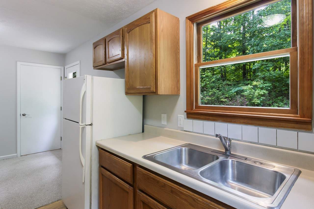 2121 North Jacobson Road Suttons Bay, MI 49682 - Photo 7 of 22 1866441-6.JPG