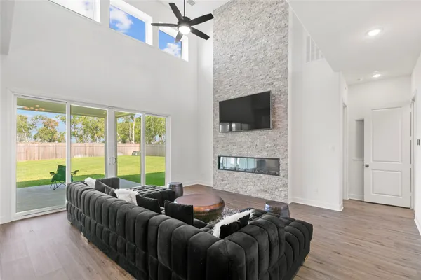 $718,500 | 1923 Cathedral Bend Drive, Missouri City, TX 77459