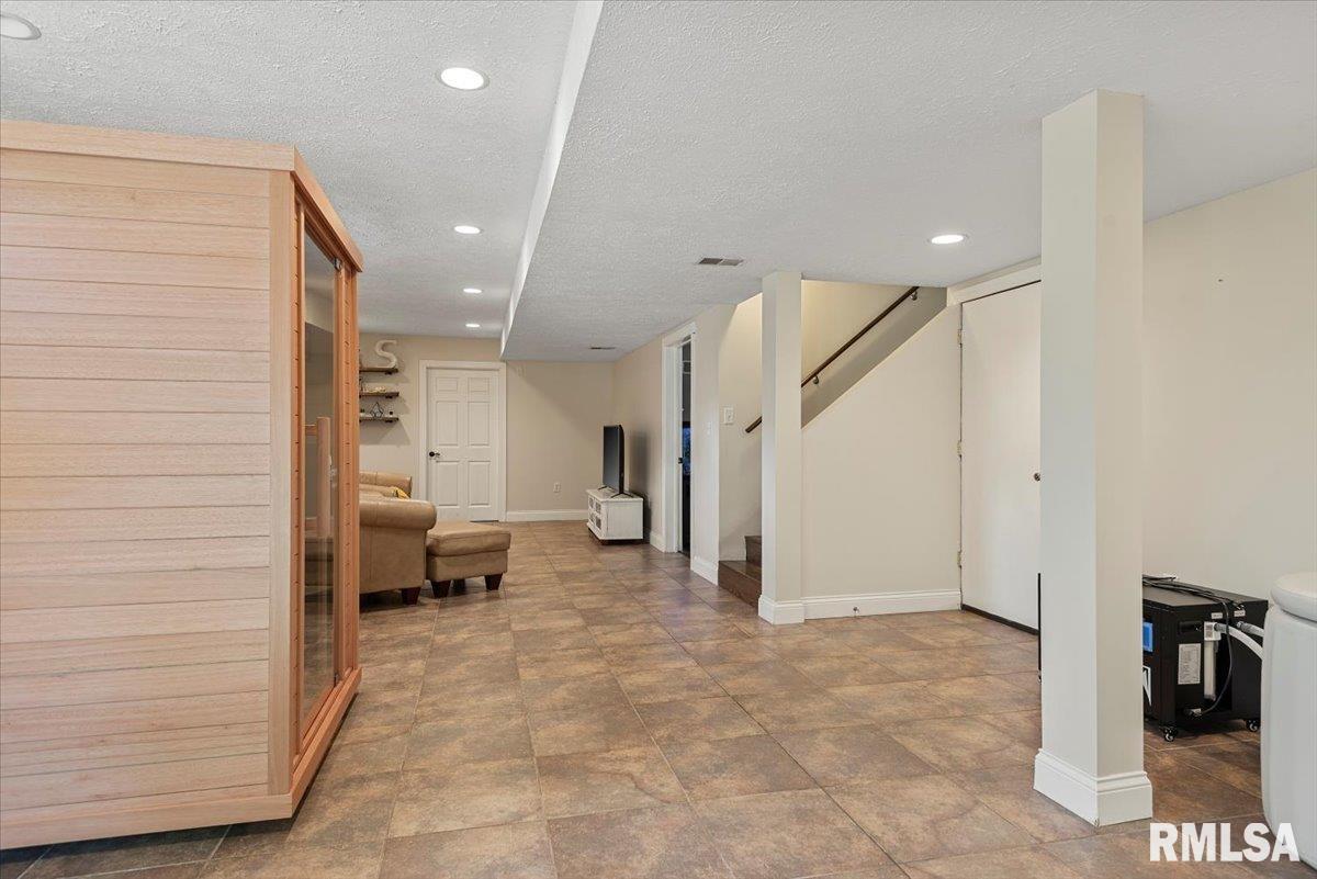 2314 East Lake Shore Drive Springfield, IL 62712 - Photo 21 of 35