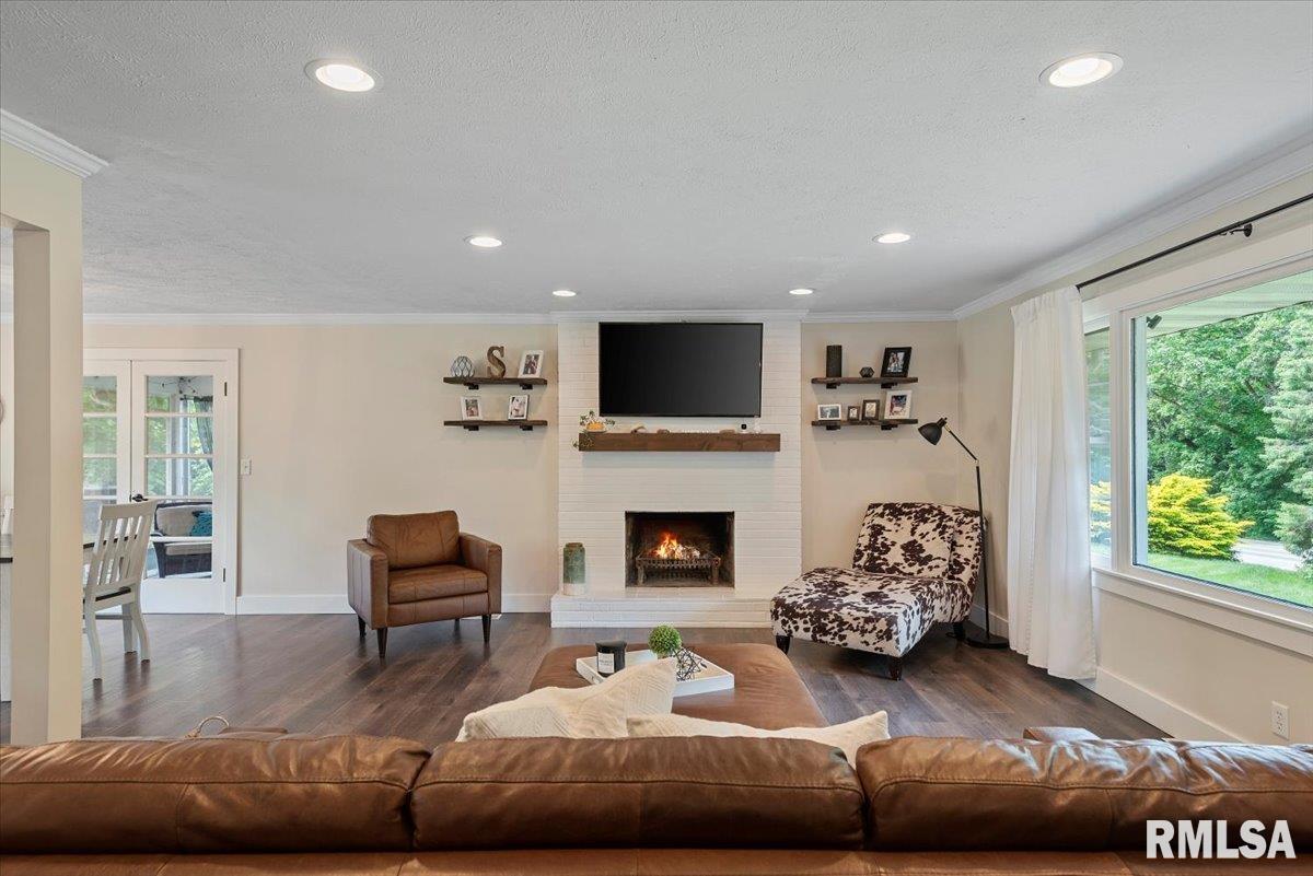 2314 East Lake Shore Drive Springfield, IL 62712 - Photo 5 of 35