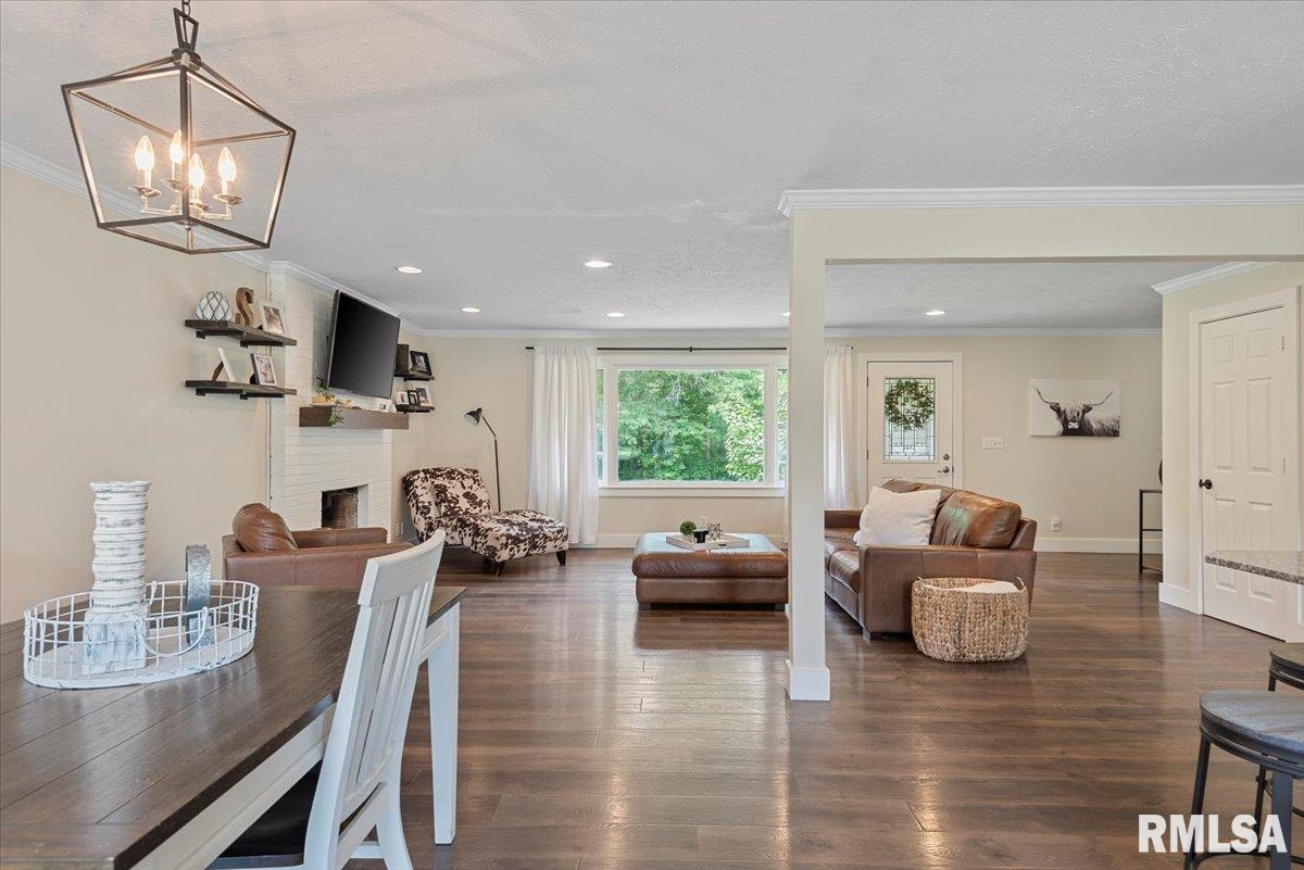 2314 East Lake Shore Drive Springfield, IL 62712 - Photo 7 of 35