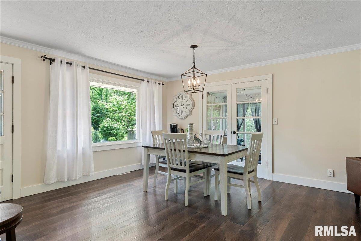 2314 East Lake Shore Drive Springfield, IL 62712 - Photo 8 of 35
