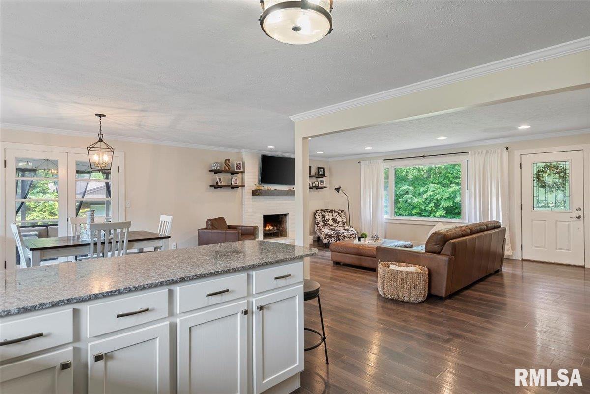 2314 East Lake Shore Drive Springfield, IL 62712 - Photo 10 of 35