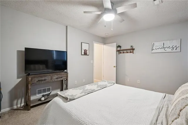 $185,000 | 10633 East 46th Terrace, Kansas City, MO 64133