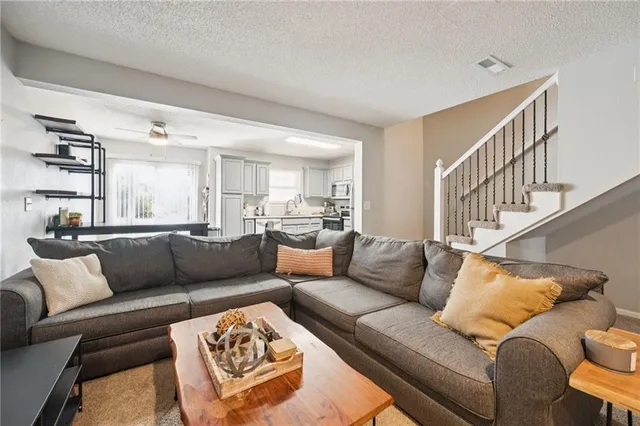 $185,000 | 10633 East 46th Terrace, Kansas City, MO 64133