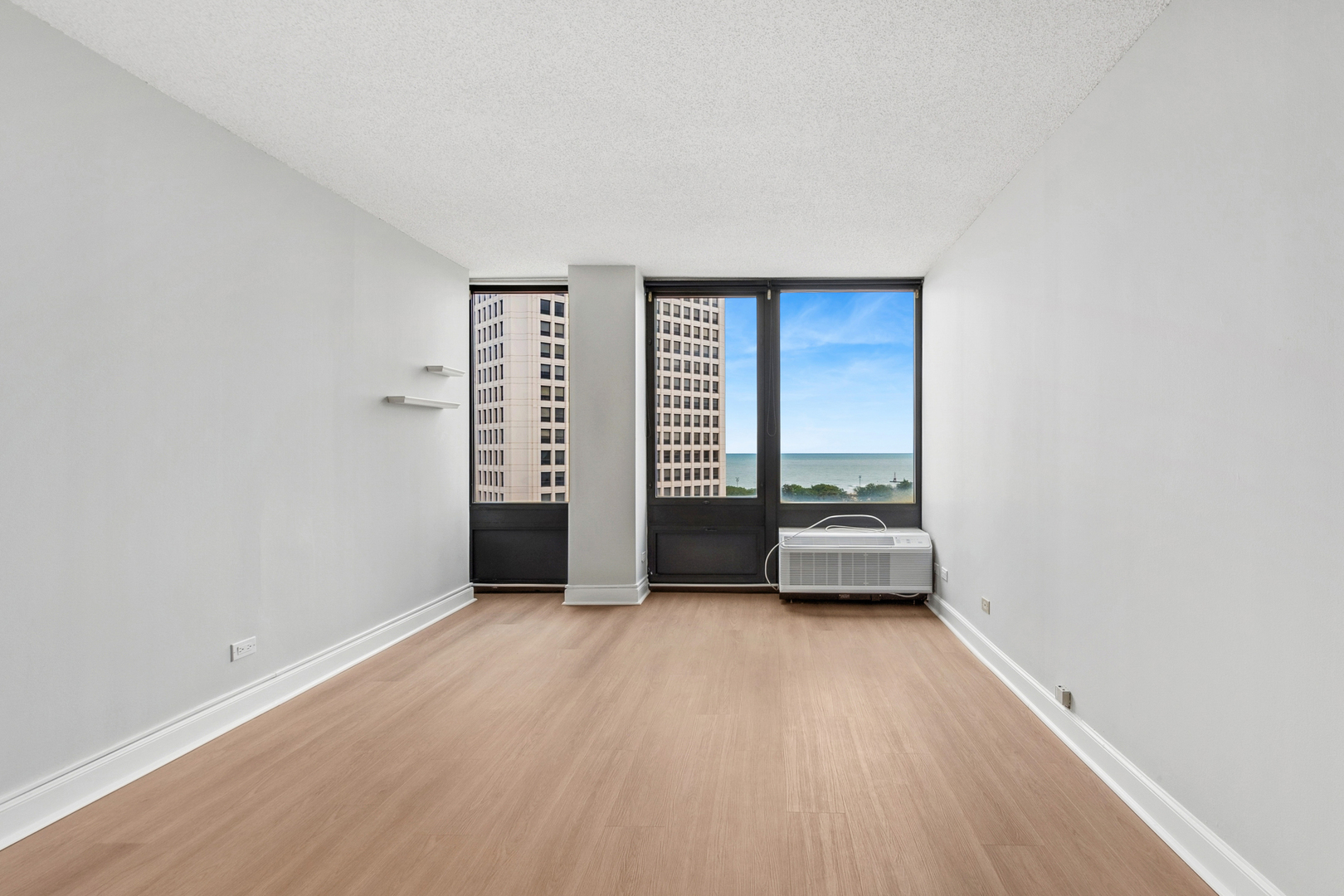 5320 North Sheridan Road, Unit 1307 Chicago, IL 60640 - Photo 11 of 21 Gallery Image 11