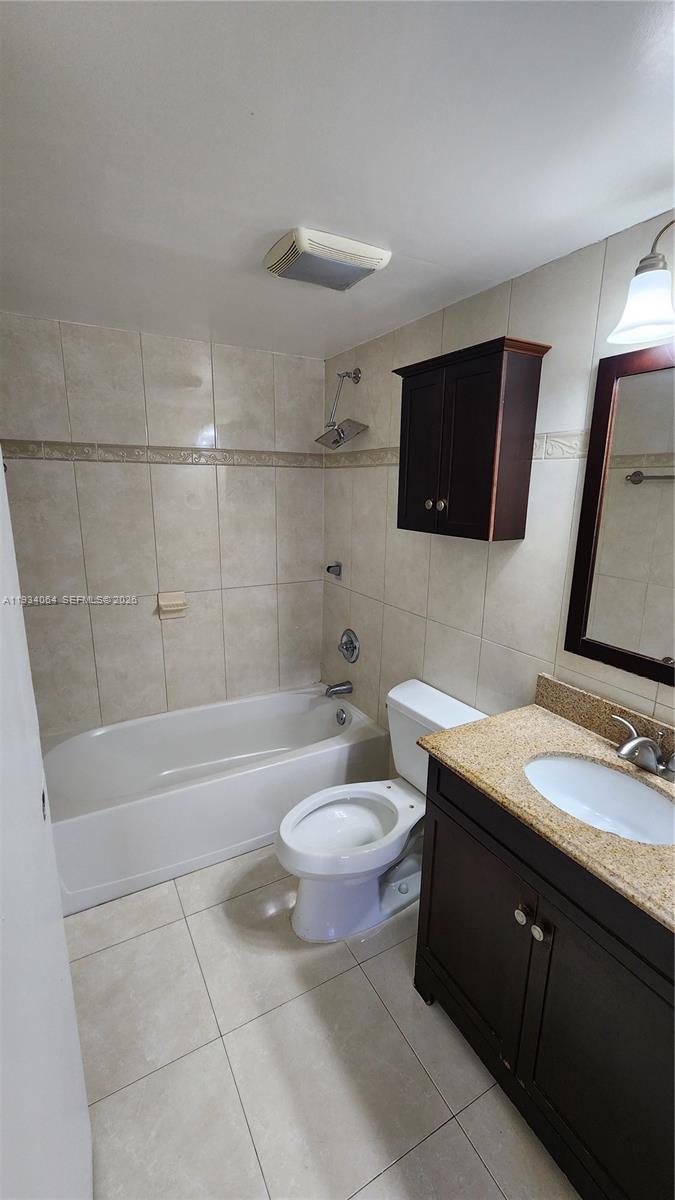 8185 Northwest 7th Street, Unit 308 Miami, FL 33126 - Photo 18 of 30