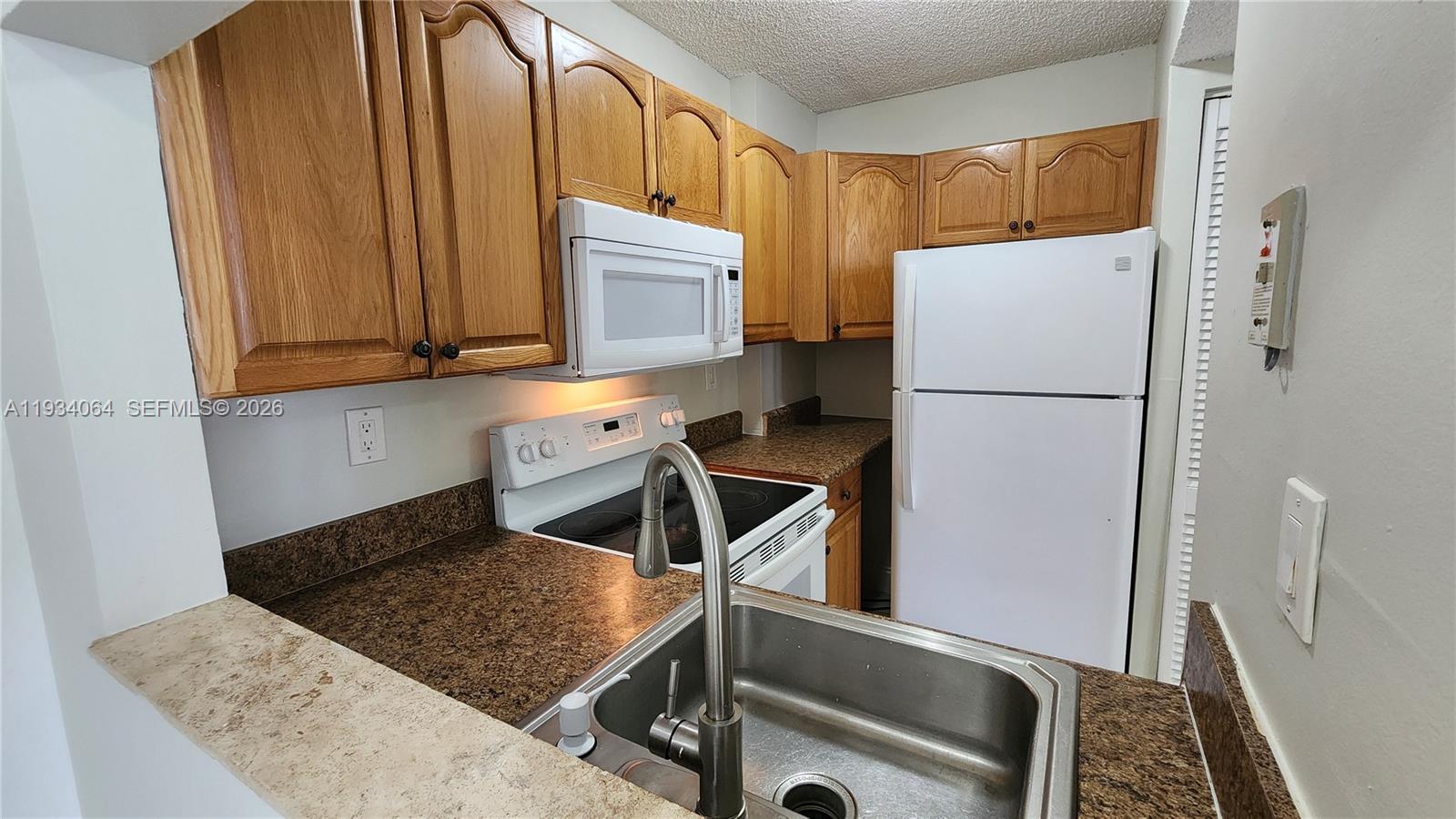 8185 Northwest 7th Street, Unit 308 Miami, FL 33126 - Photo 10 of 30
