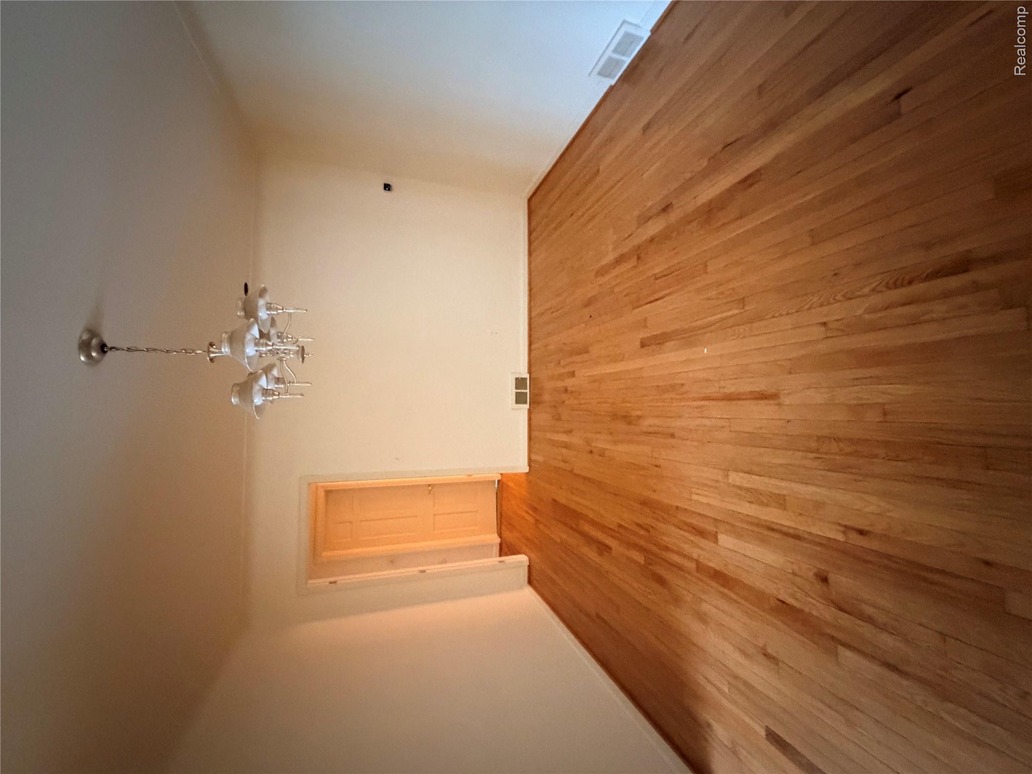 65 Hampton Road Grosse Pointe, MI 48236 - Photo 4 of 21 Dining Room with hardwood flooring.