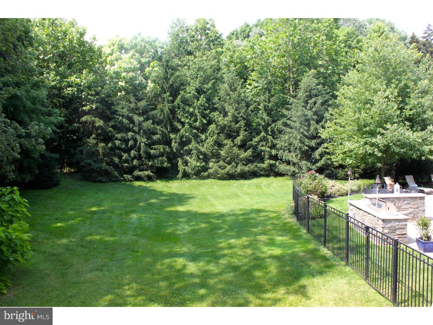 818 Caldwell Road Wayne, PA 19087 - Photo 4 of 25 Exterior Back