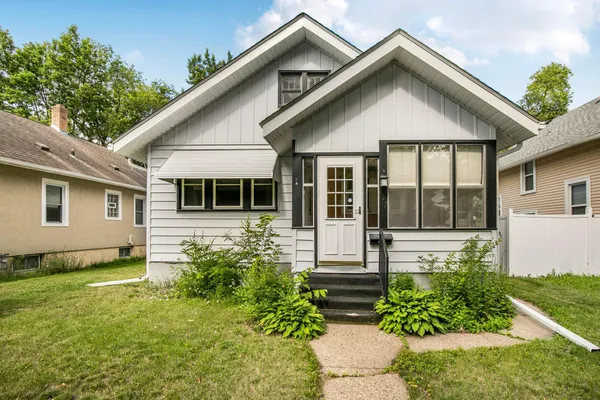$184,900 | 913 12th Avenue South, St. Cloud, MN 56301