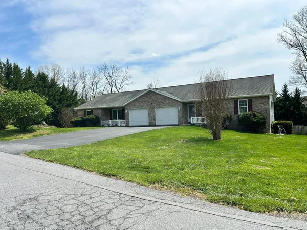 $499,900 | 11609 Meadowlark Avenue, Hagerstown, MD 21742