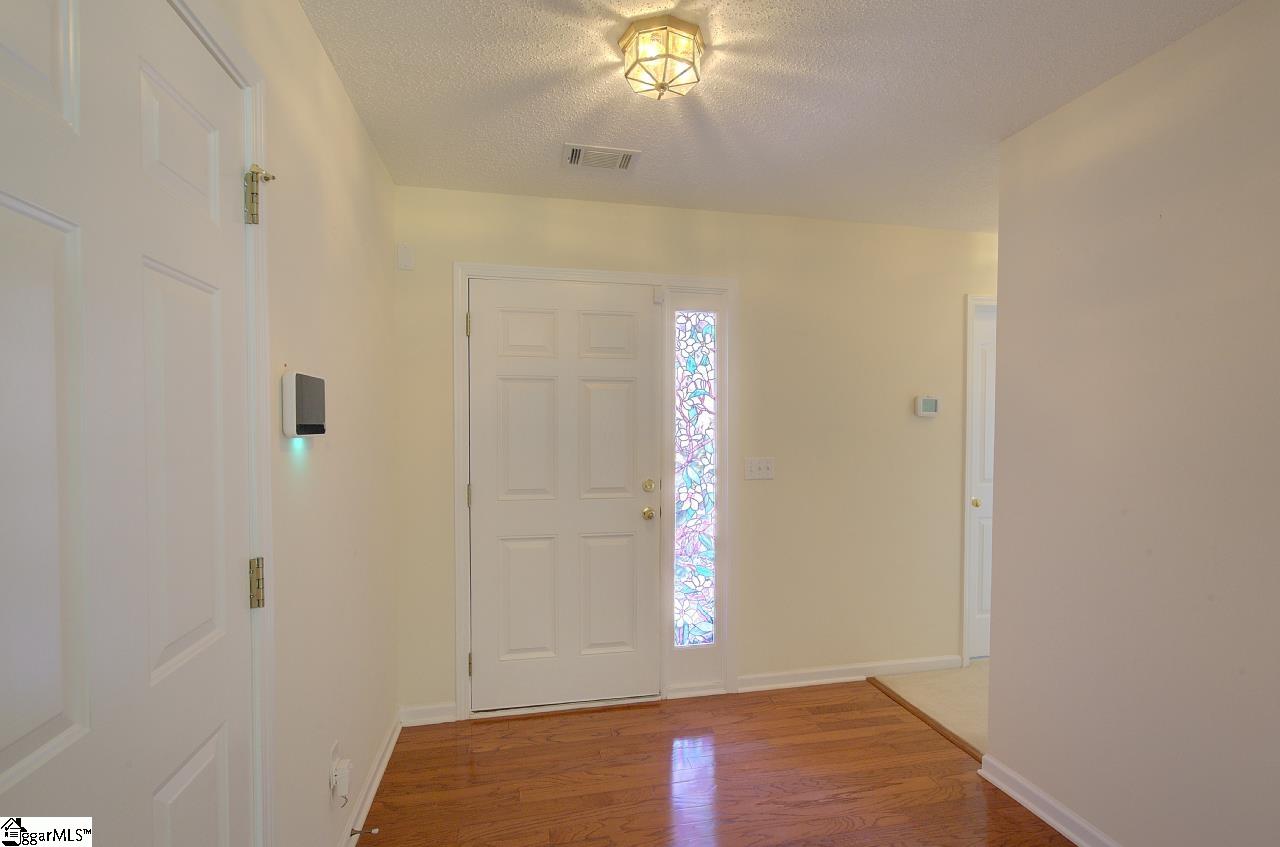 313 Highgate Circle Greer, SC 29650 - Photo 4 of 31 Gallery Image 4