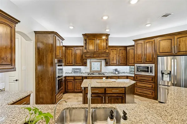 $885,900 | 1141 St Peter Lane, Prosper, TX 75078