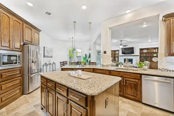 $885,900 | 1141 St Peter Lane, Prosper, TX 75078