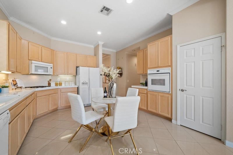 6992 Fontaine Place Rancho Cucamonga, CA 91739 - Photo 10 of 27