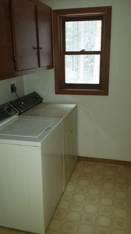 22 Scott Road Townsend, MA 01474 - Photo 17 of 24 a room with a window