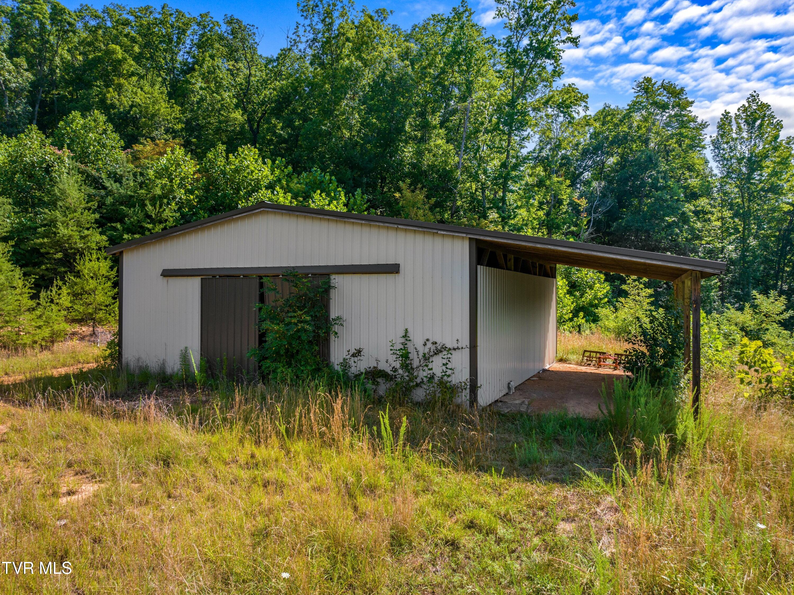 667 Sandy Valley Road Rogersville, TN 37857 - Photo 31 of 57 XJI_20240709103141_0150_D.jpg-SMALL