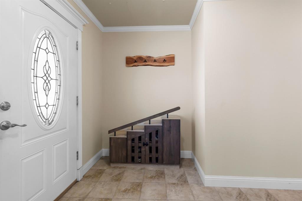 601 Rasure Circle Sulphur Springs, TX 75482 - Photo 9 of 40 a view of a hallway with entryway