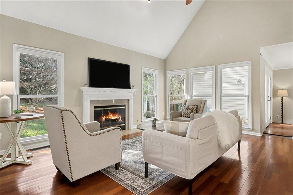 325 Abbotts Close Alpharetta, GA 30005 - Photo 3 of 40