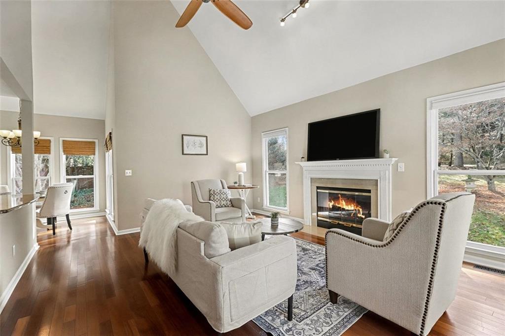 325 Abbotts Close Alpharetta, GA 30005 - Photo 4 of 40