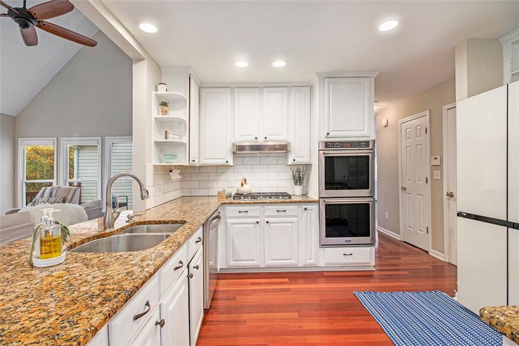 325 Abbotts Close Alpharetta, GA 30005 - Photo 8 of 40